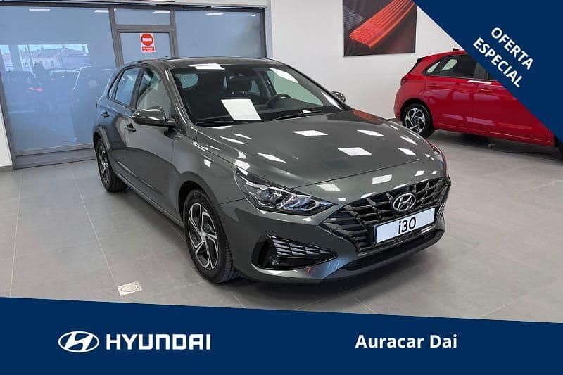Gris / plata Usado 2024 Hyundai i30 Familiar | 19.990 € (Precio justo) - Imagen 1/4