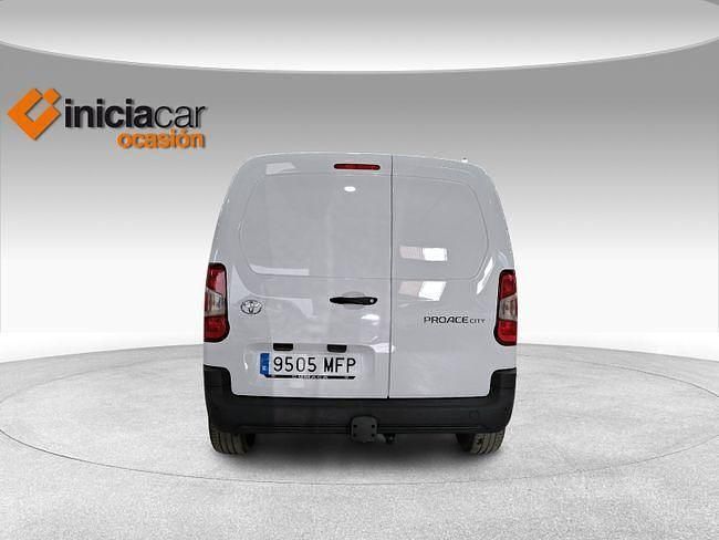 Usado Toyota Proace City City 101 CV (74 kW) 2023 Blanco Monovolumen