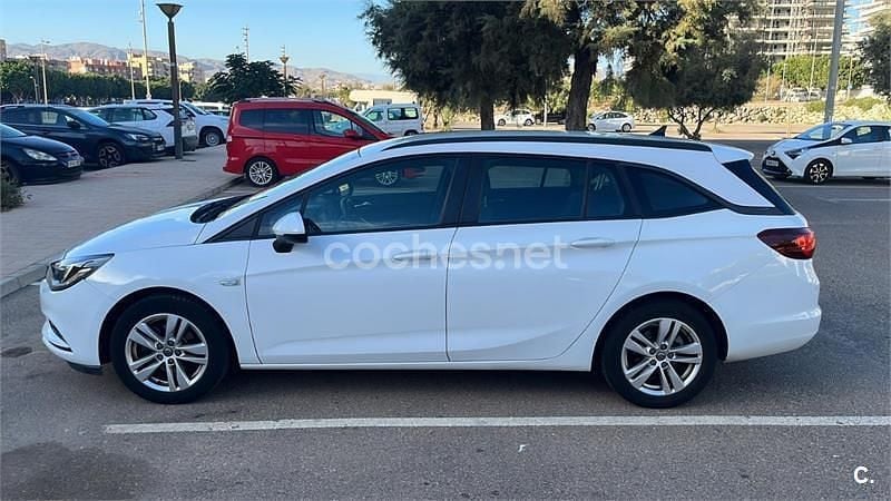Usado Opel Astra Excellence 150 CV (110 kW) 2018 Blanco Familiar