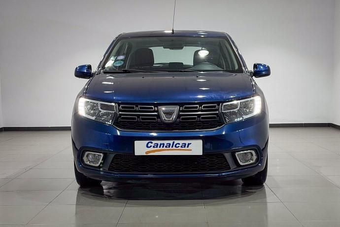 Usado Dacia Sandero Comfort 90 CV (66 kW) 2019 Azul Utilitario