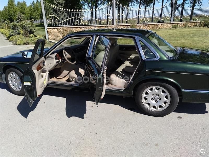 Usado Jaguar XJ Sovereign 245 CV (180 kW) 1998 Verde Berlina