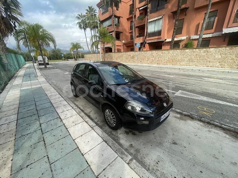 Usado Fiat Punto Easy 75 CV (55 kW) 2012 Negro Berlina