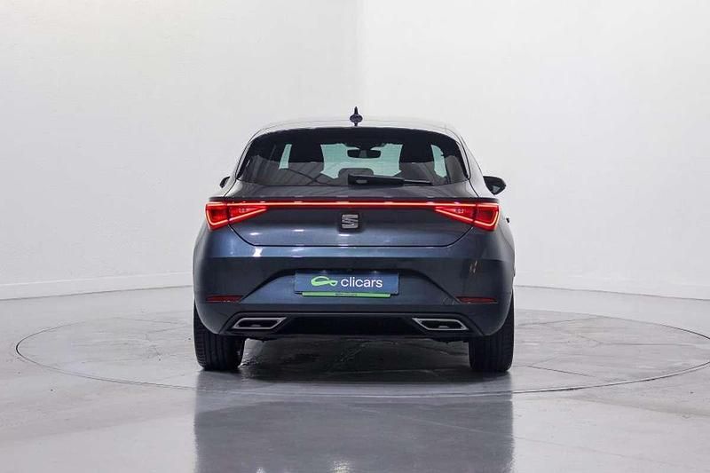 Usado Seat Leon FR 150 CV (110 kW) 2024 Gris Utilitario