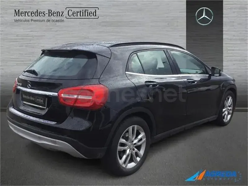 Usado Mercedes GLA250 Style 211 CV (155 kW) 2014 Negro SUV