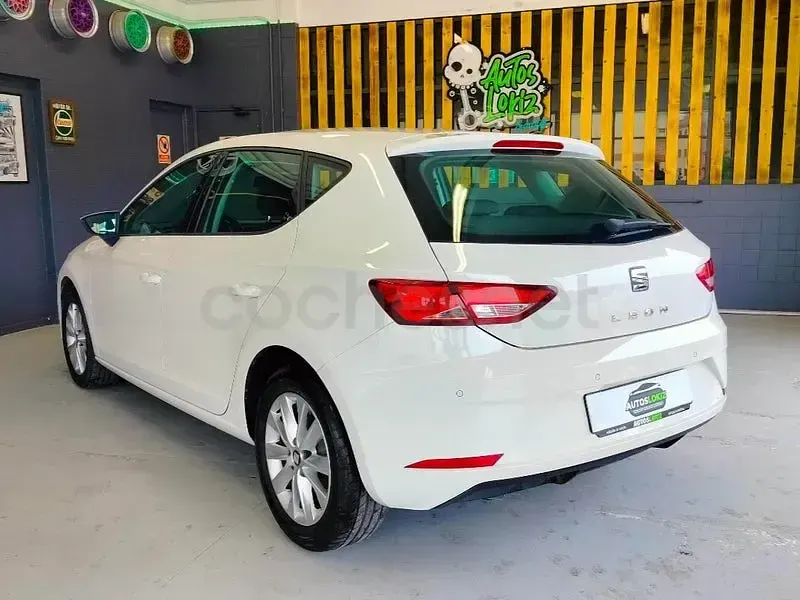 Usado Seat Leon Style 115 CV (84 kW) 2020 Blanco Berlina