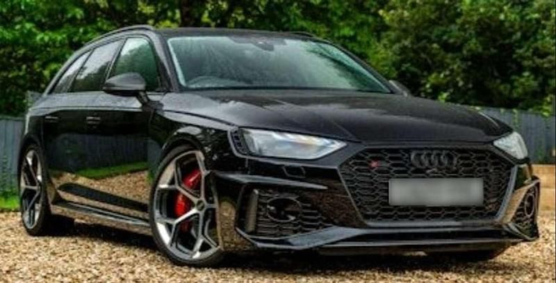 Usado Audi RS4 450 CV (330 kW) 2024 Negro Familiar
