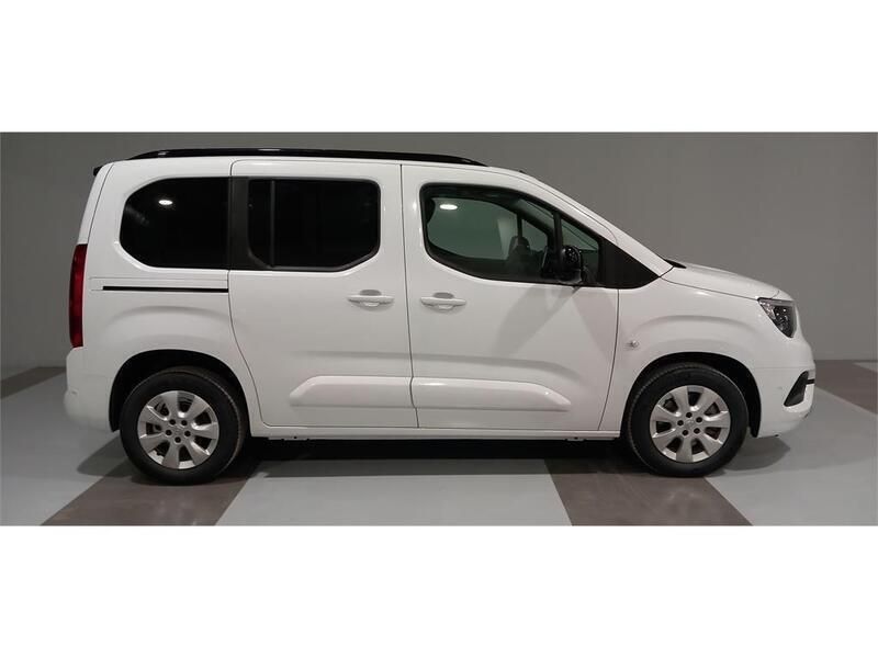 Usado Opel Combo-e Life Elegance 100 kW (136 CV) 2023 Arktis white Monovolumen