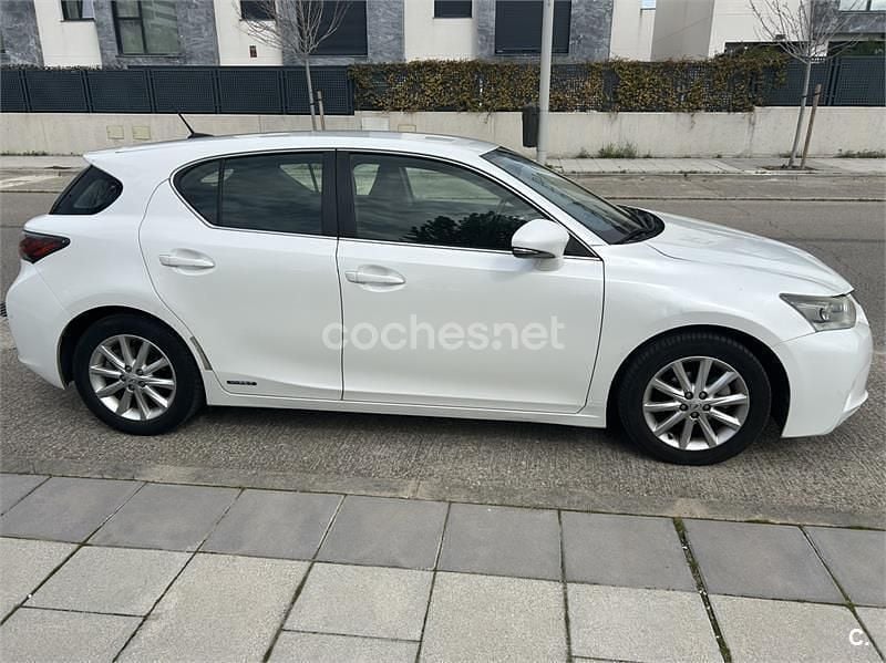 Usado Lexus CT200h 136 CV (100 kW) 2011 Blanco Berlina
