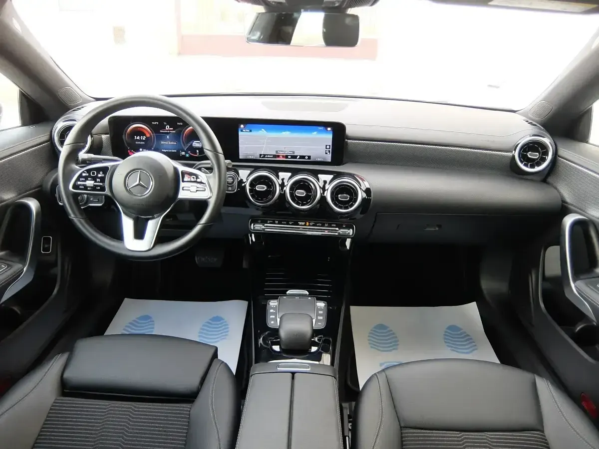 Usado Mercedes CLA220 190 CV (139 kW) 2022 Gris Berlina