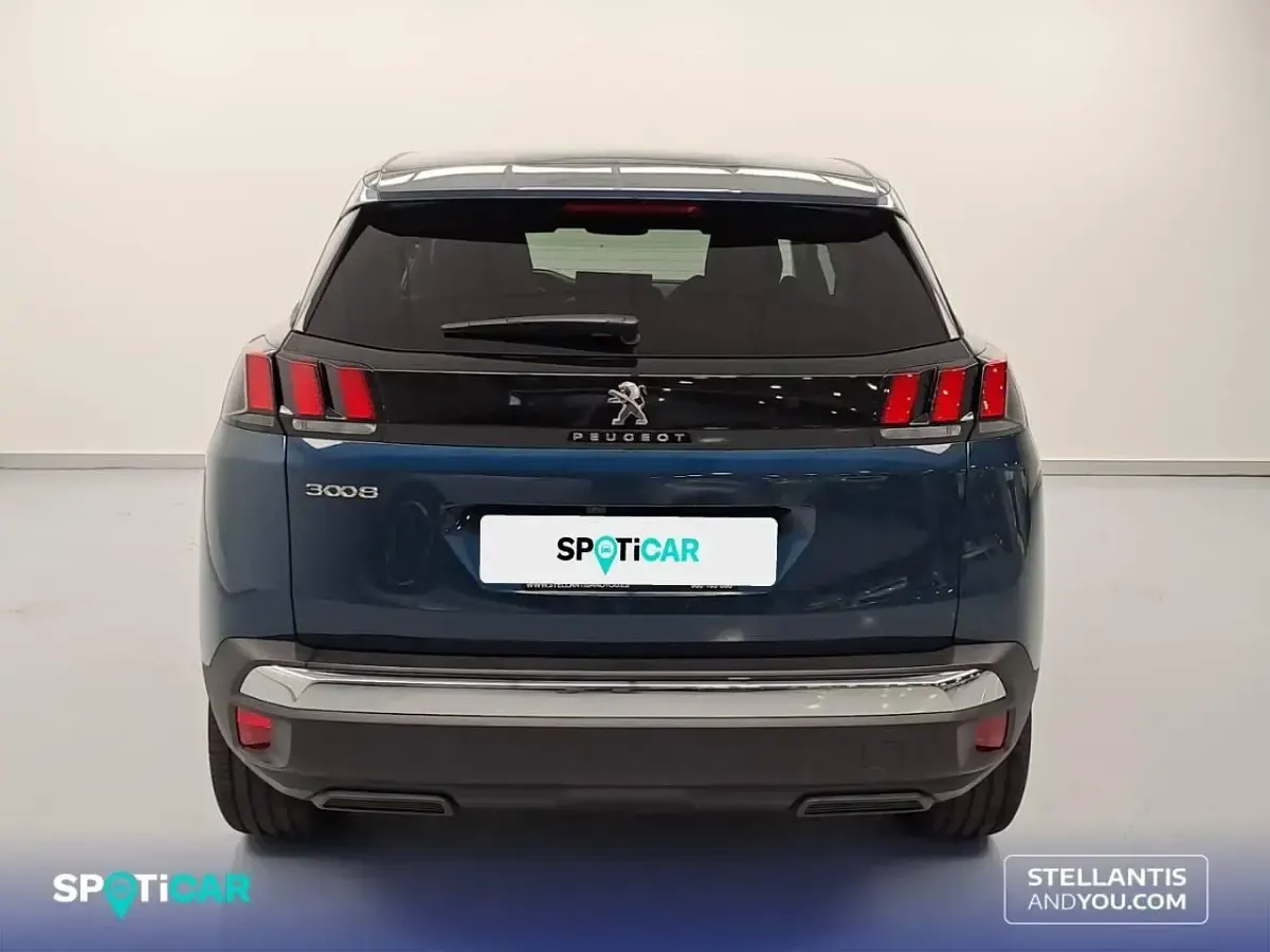 Usado Peugeot 3008 Allure 131 CV (96 kW) 2023 Azul SUV