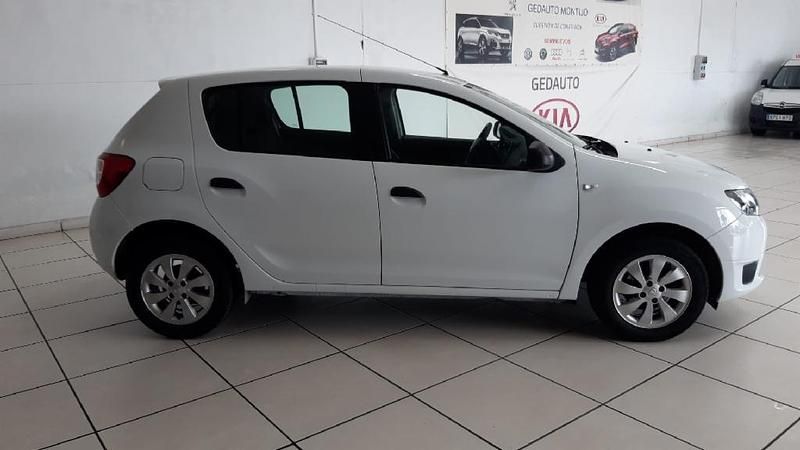 Usado Dacia Sandero Ambiance 75 CV (55 kW) 2016 Blanco Berlina