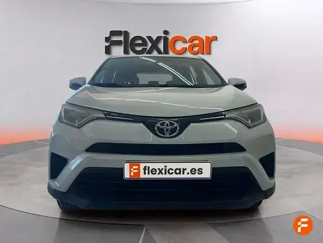 Usado Toyota RAV4 Advance 143 CV (105 kW) 2017 Blanco SUV