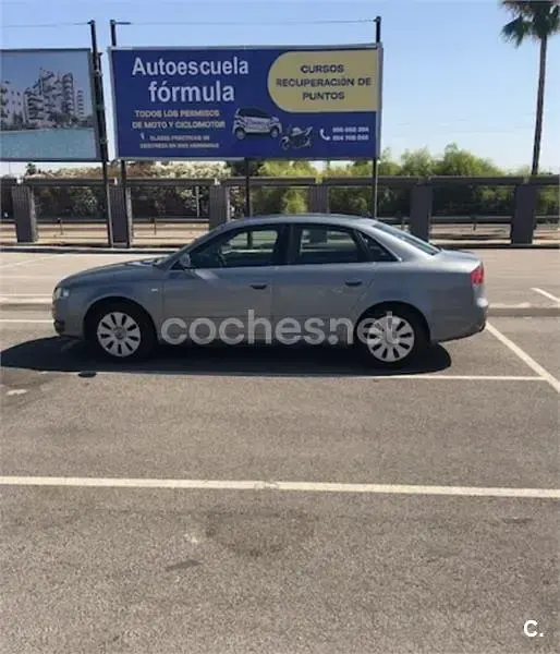 Usado Audi A4 140 CV (102 kW) 2006 Gris / plata Berlina
