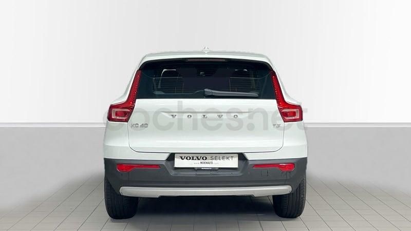 Usado Volvo XC40 Momentum 163 CV (119 kW) 2021 Blanco SUV