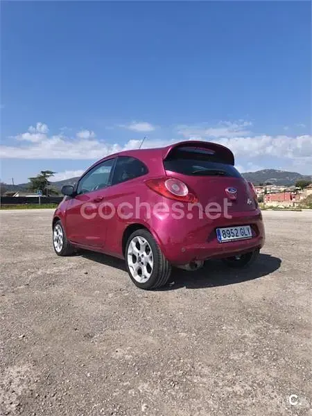 Usado Ford Ka Titanium 69 CV (50 kW) 2009 Granate Utilitario