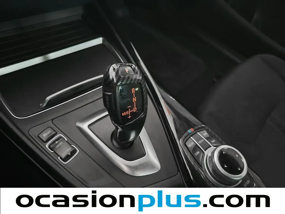 Usado BMW 118 136 CV (100 kW) 2018 Rojo Utilitario