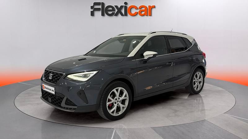 Usado Seat Arona FR 150 CV (110 kW) 2023 Gris SUV