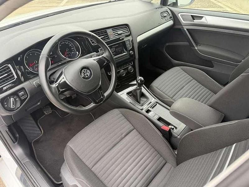 Käytetty VW Golf VII Edition 110 HP (80 kW) 2014 Valkoinen Viistoperä