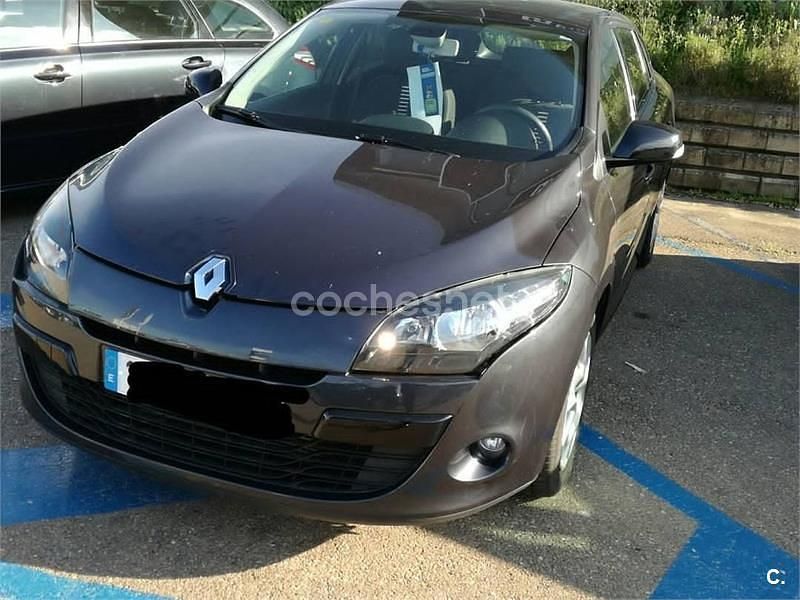 Gris / plata Usado 2011 Renault Mégane GrandTour Dynamique Familiar | 4400 € (Precio justo) - Imagen 1/4