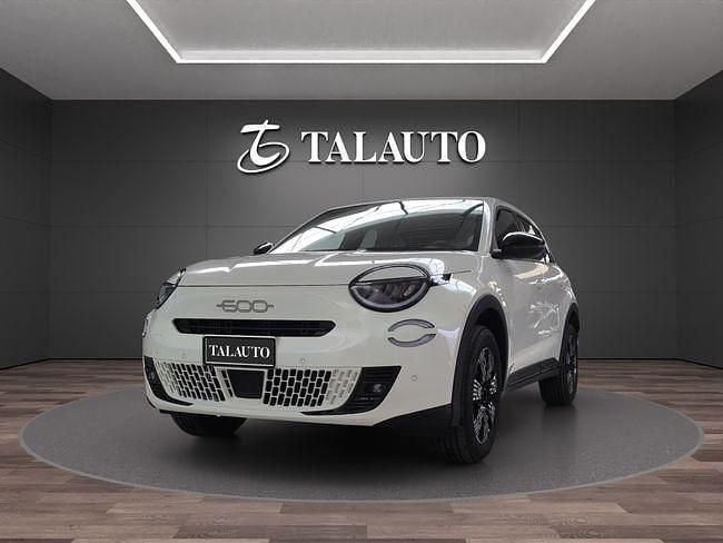 Nuevo Fiat 600 Icon 110 CV (80 kW) 2025 Blanco SUV