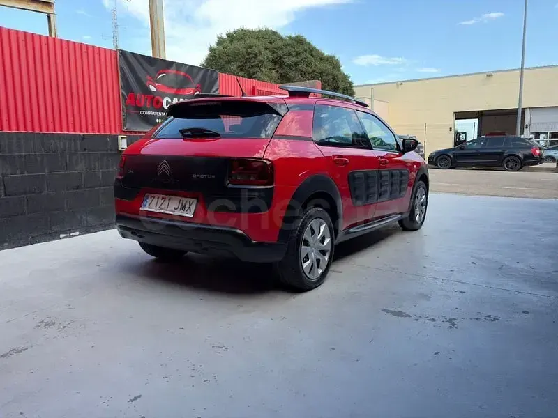 Usado Citroën C4 Feel 82 CV (60 kW) 2015 Rojo Berlina