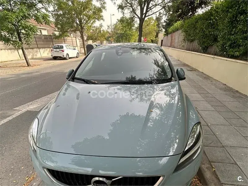 Usado Volvo V40 Momentum 122 CV (89 kW) 2017 Azul Berlina