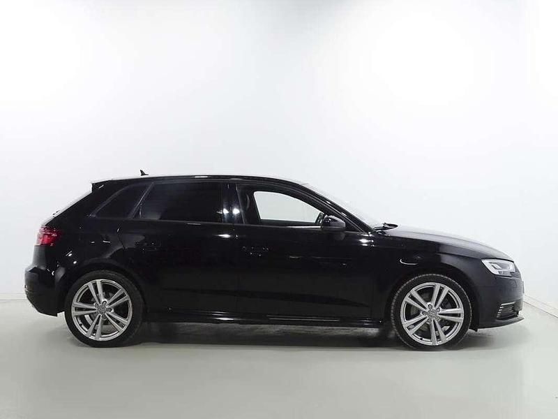 Begagnad Audi A3 Sportback e-tron S-Line 204 HK (150 kW) 2020 Svart Halvkombi