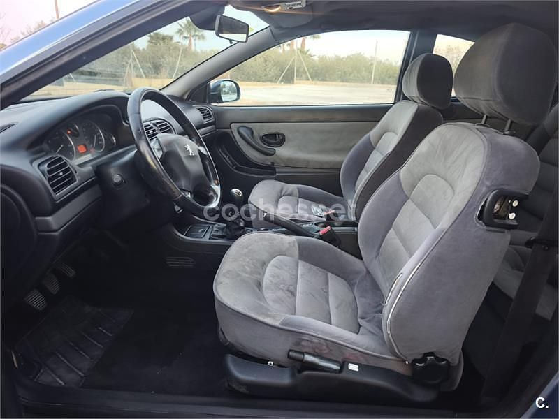 Usado Peugeot 406 Coupe 138 CV (101 kW) 2000 Azul Coupe