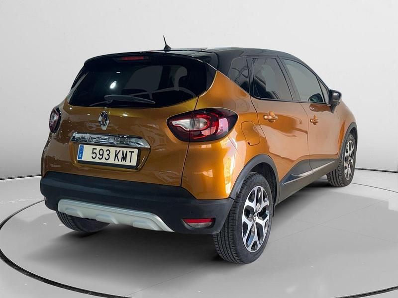 Usado Renault Captur Zen 120 CV (88 kW) 2018 Naranja SUV