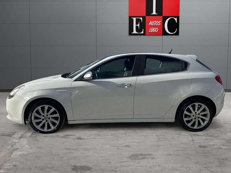 Usado Alfa Romeo Giulietta Distinctive 105 CV (77 kW) 2010 Blanco Utilitario
