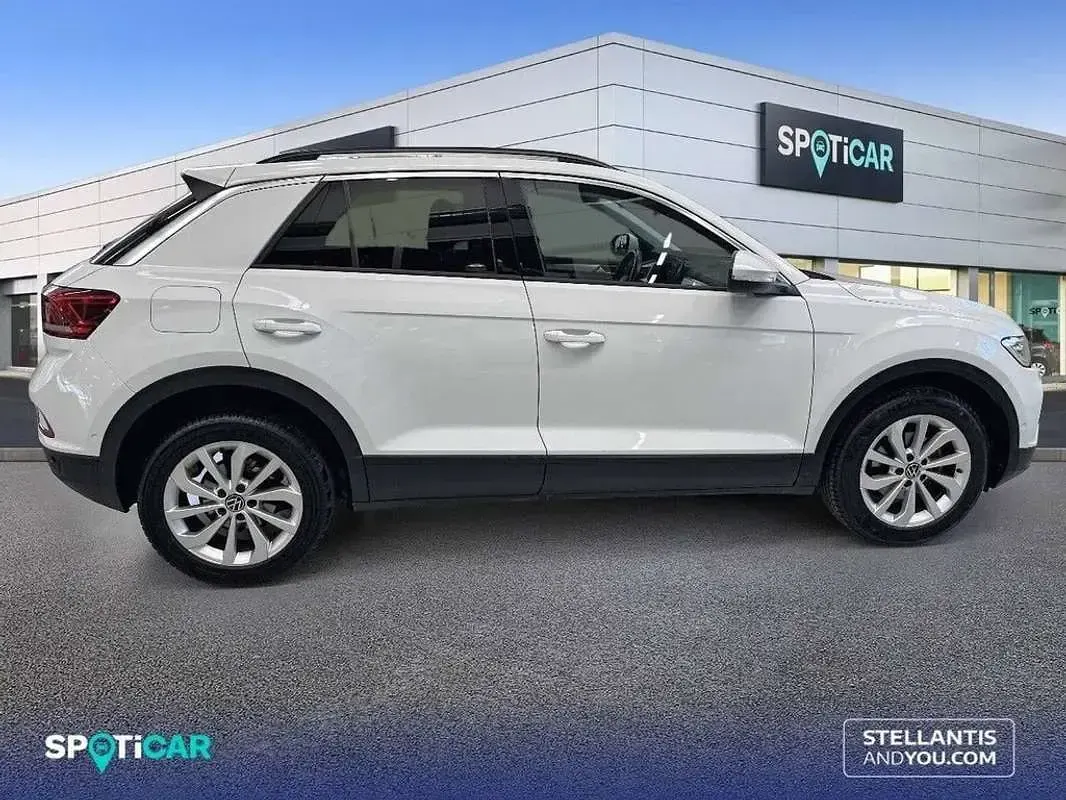 Usado VW T-Roc Life 110 CV (80 kW) 2024 Blanco SUV