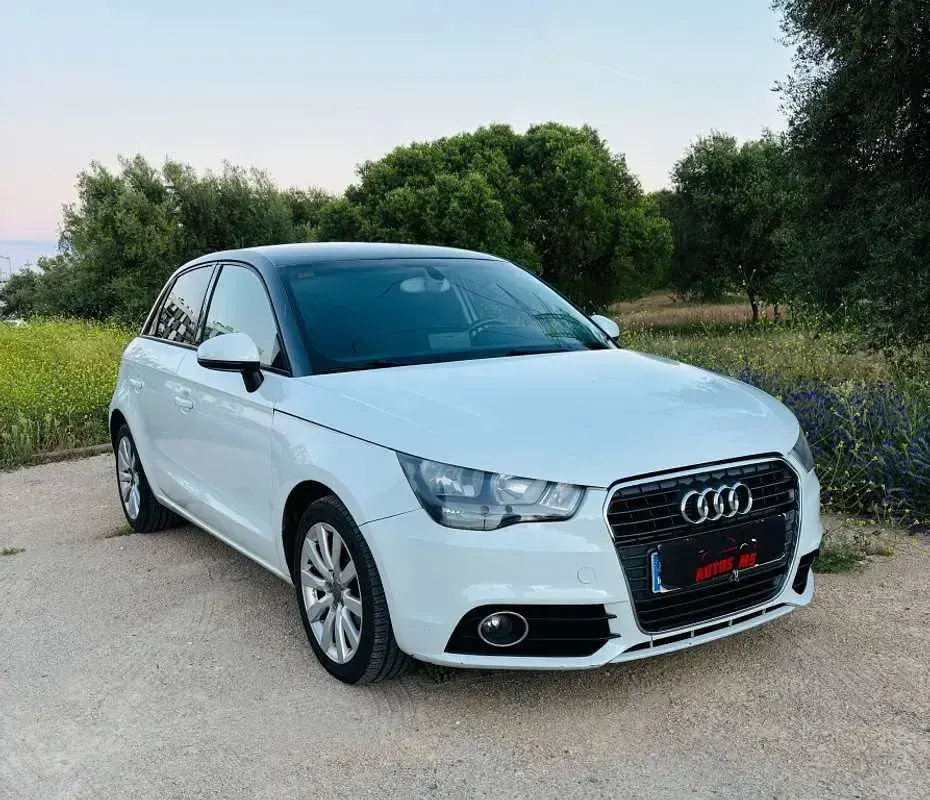 Usado Audi A1 Sportback Attraction 105 CV (77 kW) 2014 Blanco Utilitario