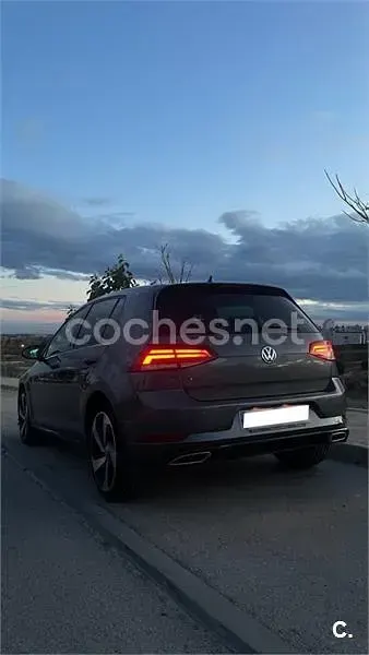 Usado VW Golf VII Advance 116 CV (85 kW) 2018 Gris / plata Berlina