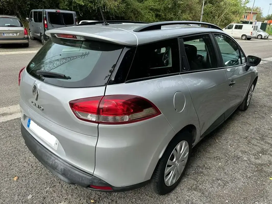 Usado Renault Clio Business 75 CV (55 kW) 2017 Gris Familiar
