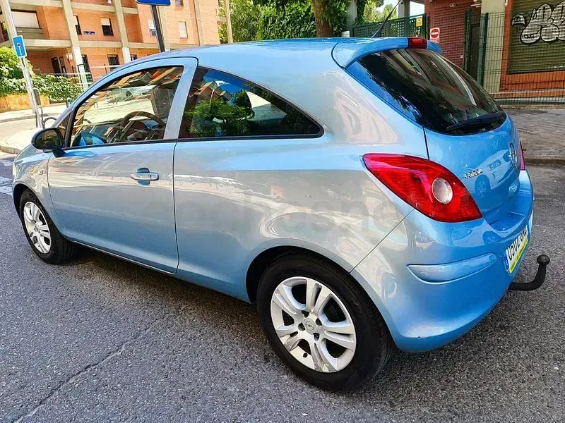 Usado Opel Corsa 80 CV (58 kW) 2009 Gris / plata Utilitario