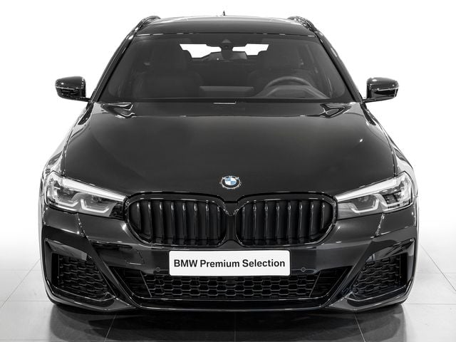 Usado BMW 530e Comfort Edition 299 CV (219 kW) 2025 Negro Familiar