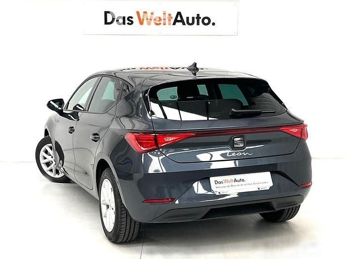 Usado Seat Leon Style 116 CV (85 kW) 2025 Gris