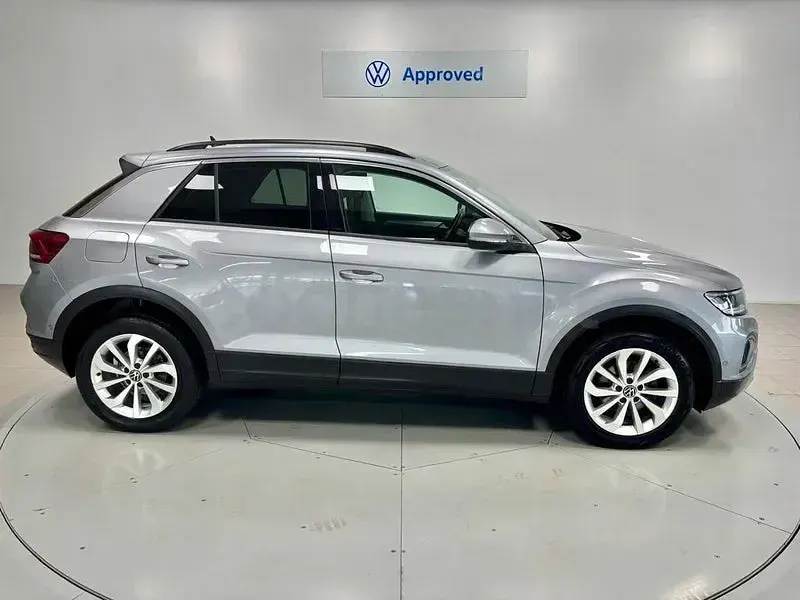 Usado VW T-Roc 150 CV (110 kW) 2025 Gris / plata SUV
