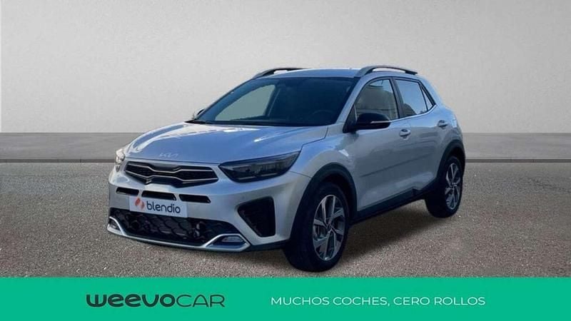 Plateado Usado 2024 Kia Stonic GT-Line SUV | 19.991 € (Un poco caro) - Imagen 1/4