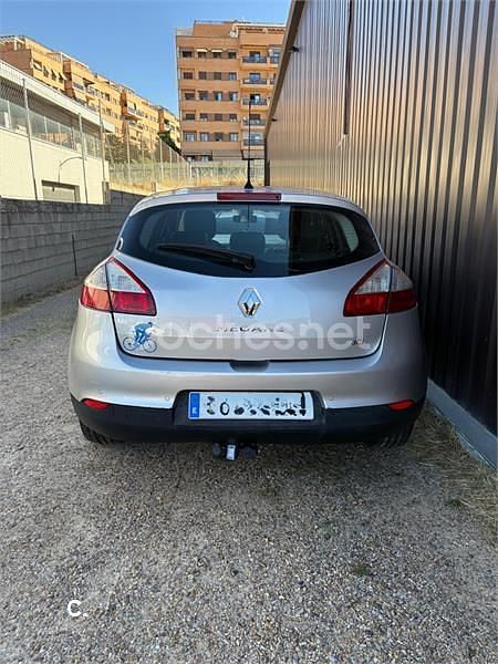 Gris / plata Usado 2011 Renault Mégane III Bose Edition Berlina | 4100 € (Precio justo) - Imagen 1/4