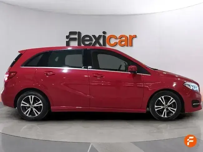 Usado Mercedes B180 116 CV (85 kW) 2017 Rojo Monovolumen