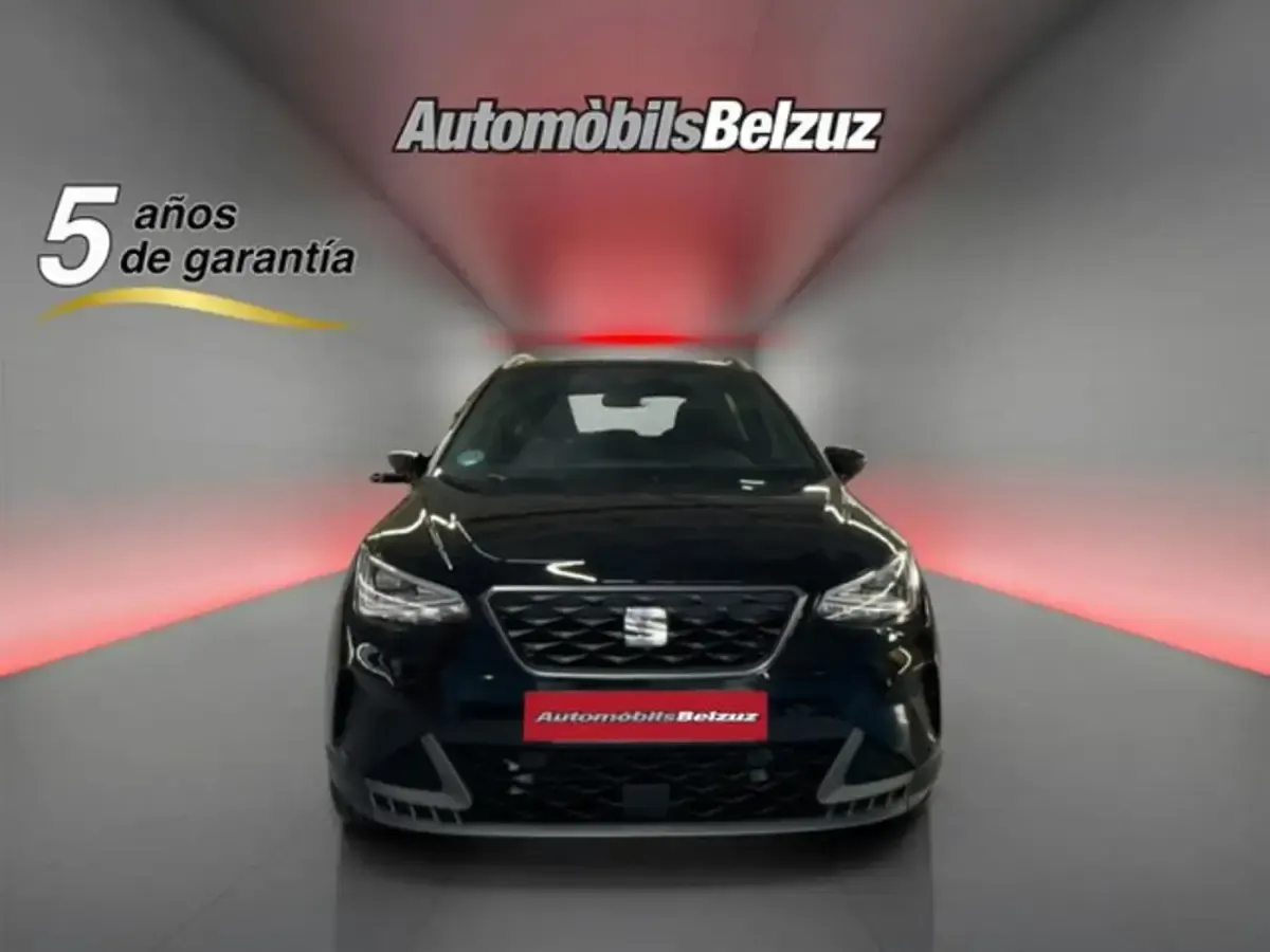 Usado Seat Arona FR 116 CV (85 kW) 2025 Negro SUV