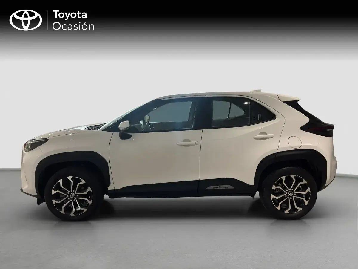 Usado Toyota Yaris Cross Active 116 CV (85 kW) 2022 Blanco SUV