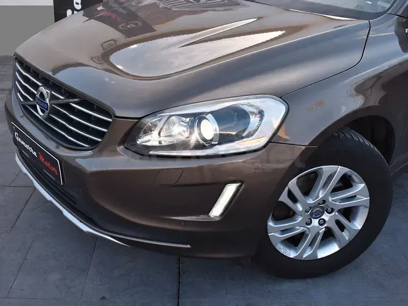 Käytetty Volvo XC60 Momentum 181 HP (133 kW) 2014 Ruskea Katumaasturi