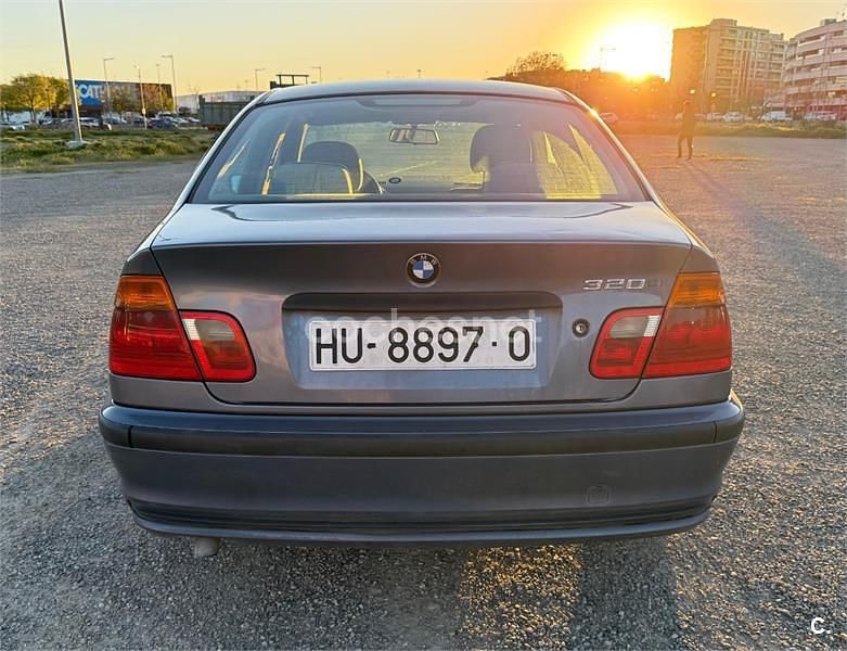 Usado BMW 320 136 CV (100 kW) 1999 Azul Berlina