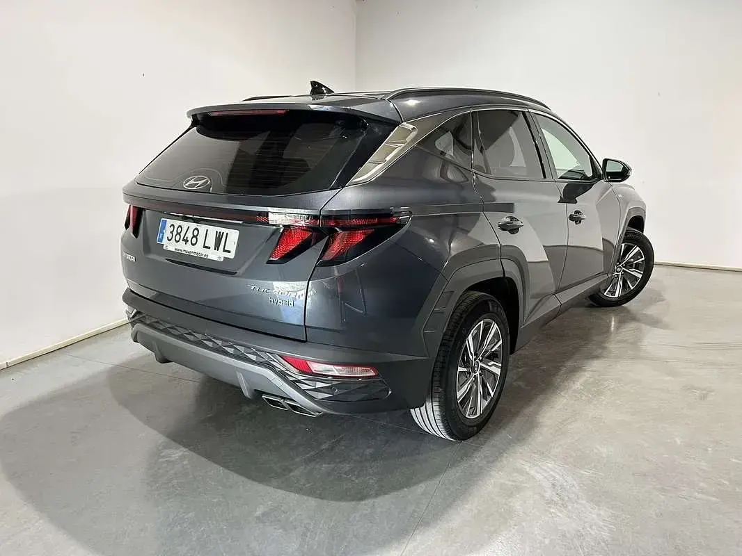 Usado Hyundai Tucson 136 CV (100 kW) 2022 Gris SUV
