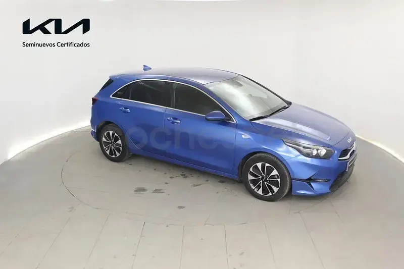 Usado Kia Ceed 100 CV (73 kW) 2025 Azul Utilitario