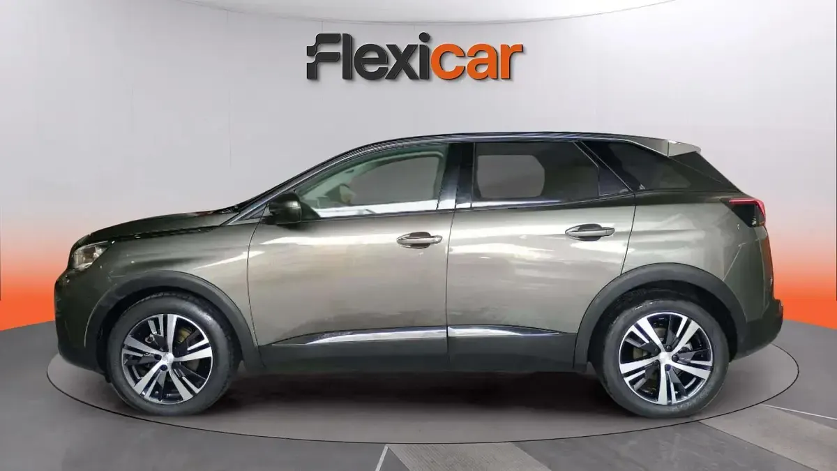 Usado Peugeot 3008 Active 131 CV (96 kW) 2019 Verde SUV