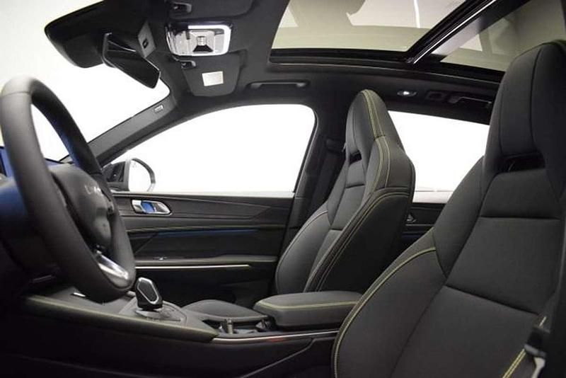 Negro Usado 2025 Lynk & Co 01 SUV | 32.600 € (Caro) - Imagen 1/2