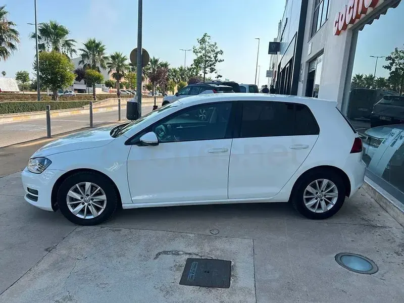 Usado VW Golf VII Advance 110 CV (80 kW) 2016 Blanco Berlina